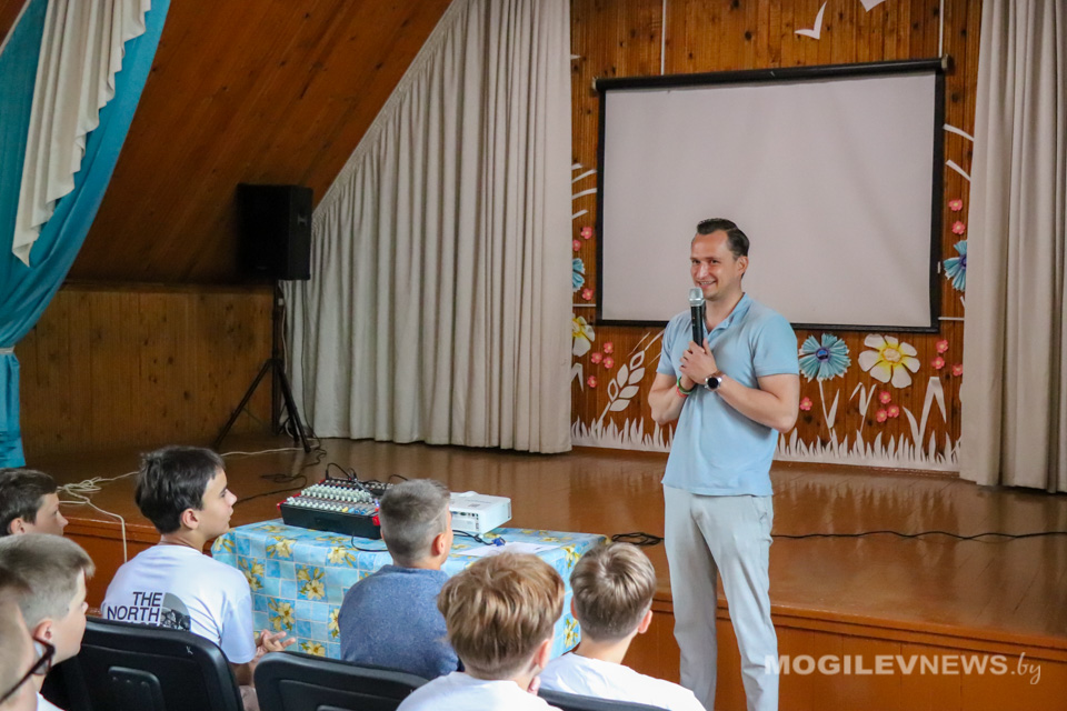 В детском оздоровительном лагере «Колосок» прошла информационно-просветительская акция «Шаг к успеху». Фото