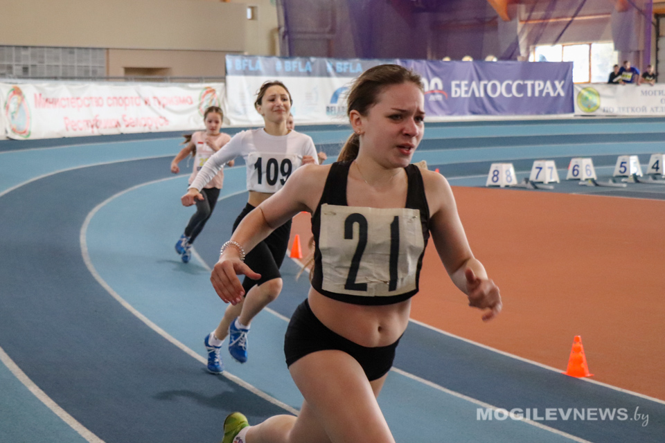 Первенство Могилевской области по легкой атлетике проходит в СК «Олимпиец». Фото