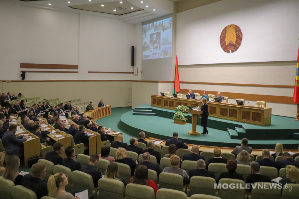 Итоги работы депутатского корпуса подвели на сорок четвертой сессии областного Совета депутатов. Фото