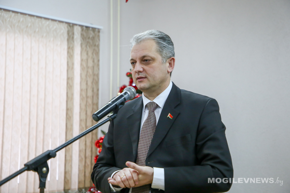 Замминистра информации  Игорь Бузовский посетил Чаусский психоневрологический дом-интернат. Фото