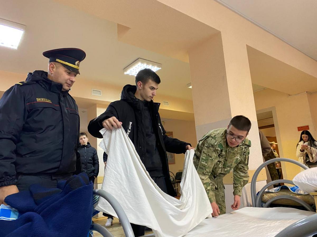 Правоохранители организовали для школьников экскурсию в войсковую часть внутренних войск МВД