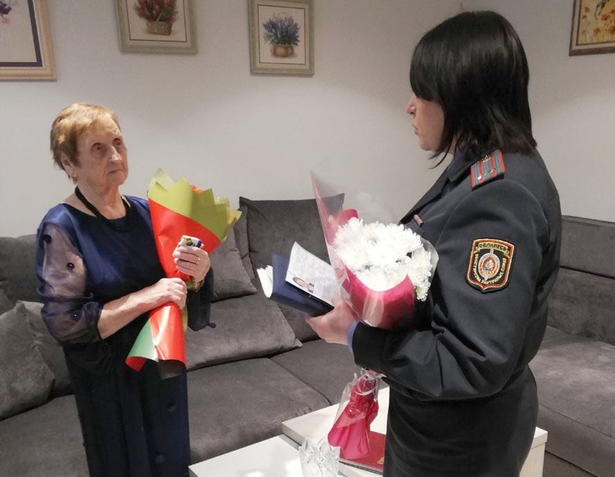 В Могилеве 100-летней женщине вручили новый паспорт