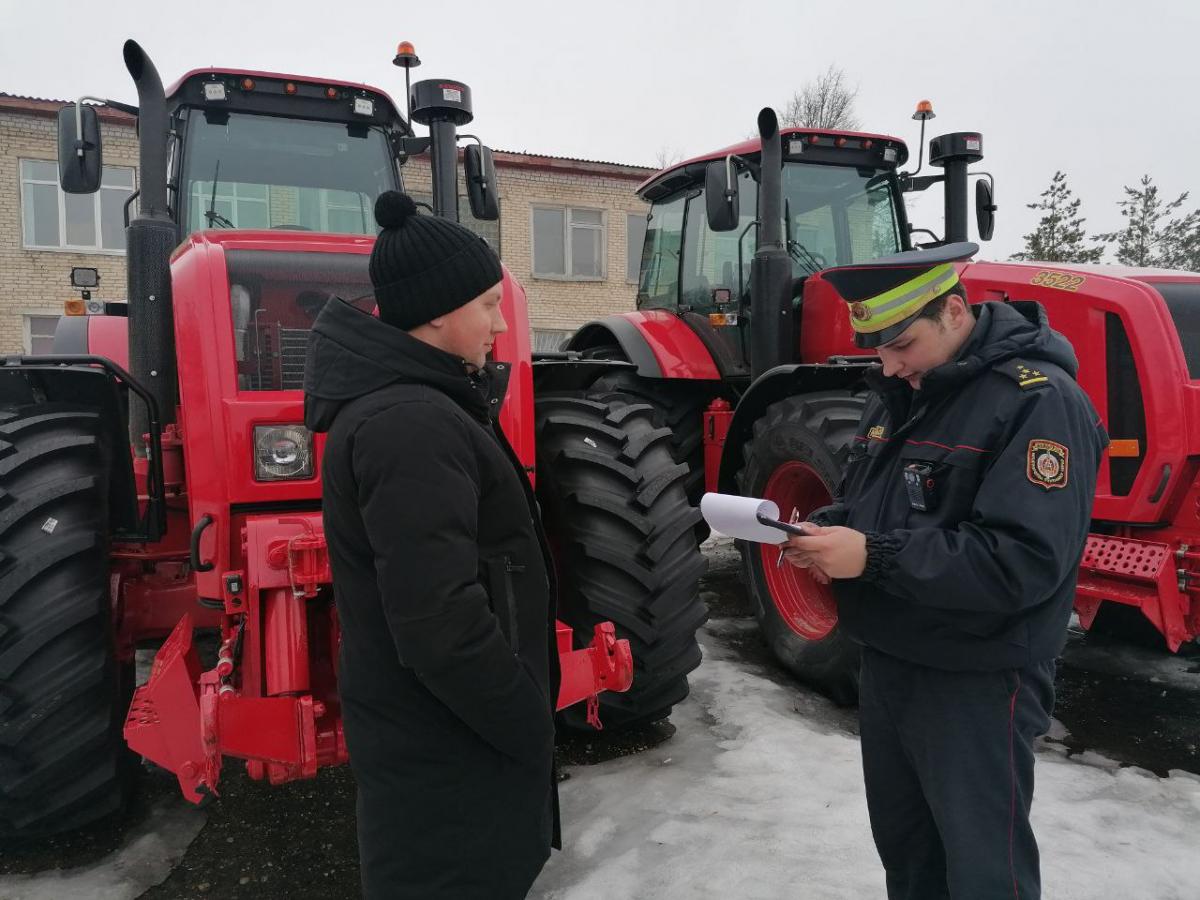 Готовность сельхозпредприятий к весенне-полевым работам изучают в Костюковичах