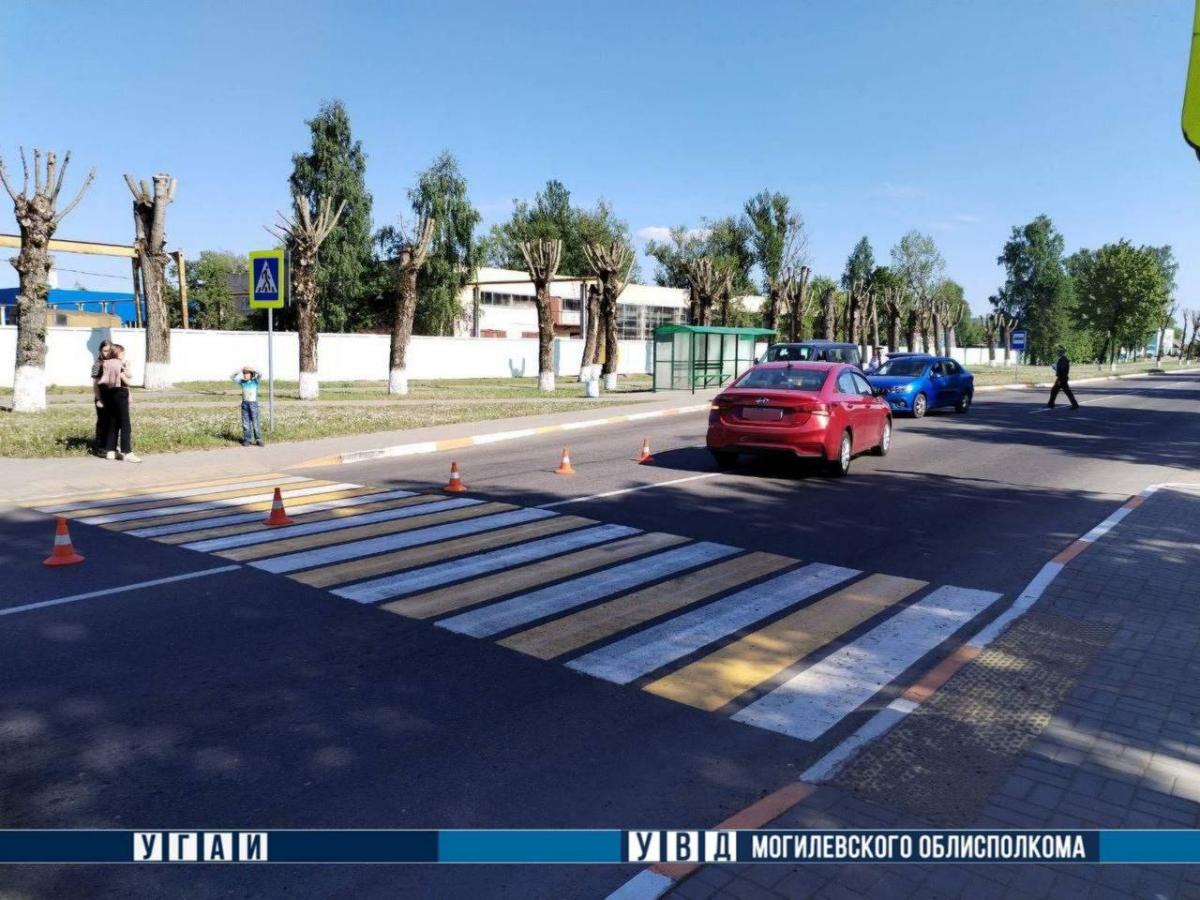 Школьник на велосипеде в Шклове попал под машину