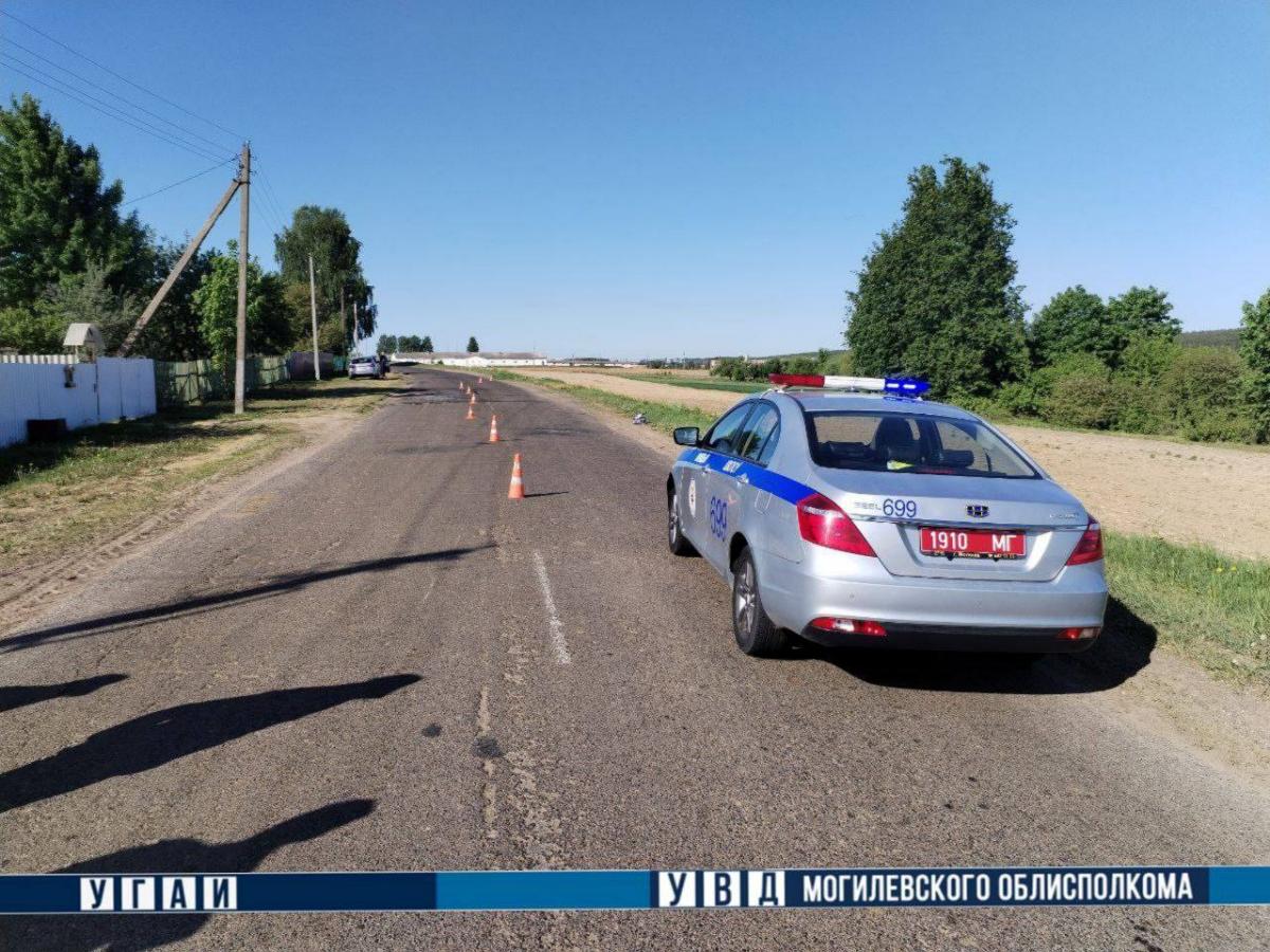 Мотоциклист, который неделю назад привлекался за пьяную езду, попал в ДТП с пассажиркой