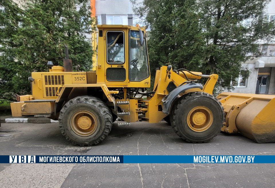 Могилевчане несколько месяцев похищали дизельное топливо на сумму около 2000 рублей