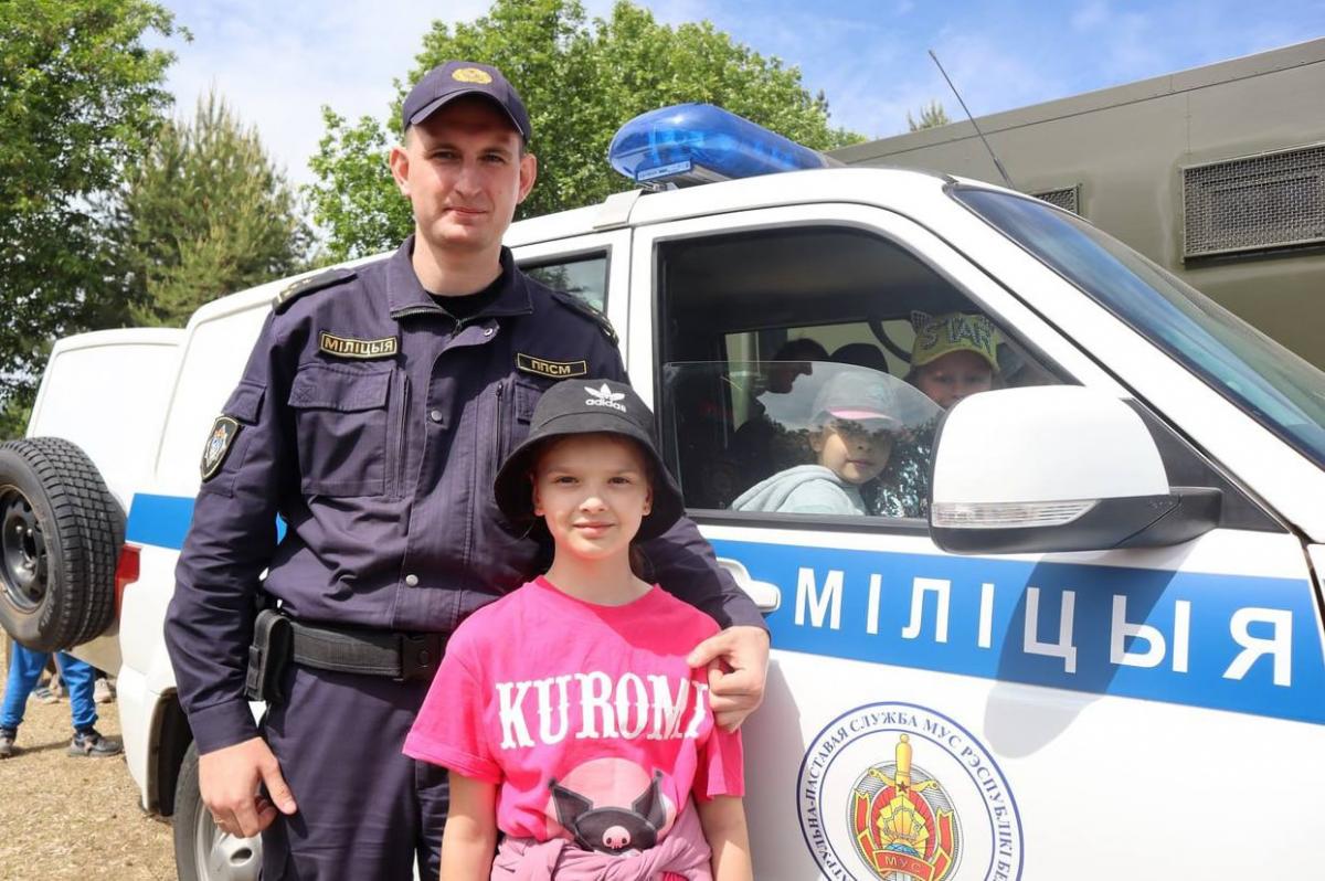 Могилевские милиционеры провели акции в детских лагерях