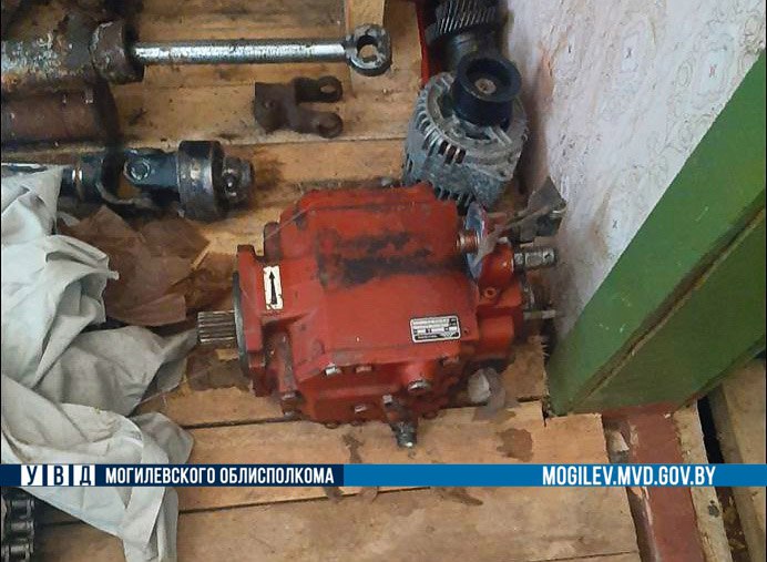 Работник сельхозорганизации украл дорогостоящую запчасть от комбайна