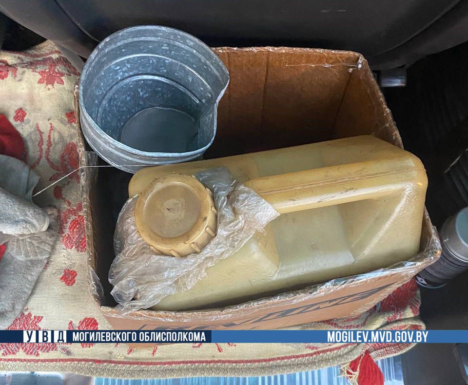 Водитель предприятия похищал и перепродавал дизтопливо