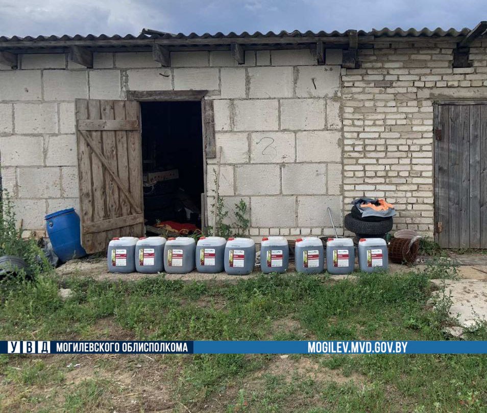 В Могилевском районе механизатор похитил удобрения, причинив ущерб хозяйству на 3,4 тысячи рублей