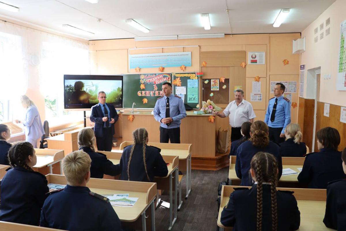 В Бобруйске милиционеры вручили подарки детям