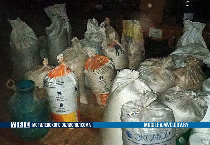 У жительницы Дрибинского района изъято 230 кг муки и 81 кг комбикорма