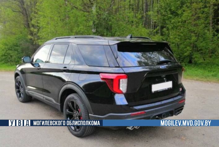 Могилевчанин отдал автомобиль на полировку, а его угнали и повредили