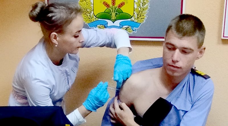 Сотрудники Климовичского отдела Департамента охраны прошли вакцинацию