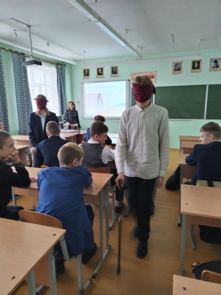 Урок толерантности в рамках месячника «Человек с белой тростью» прошел в Черикове