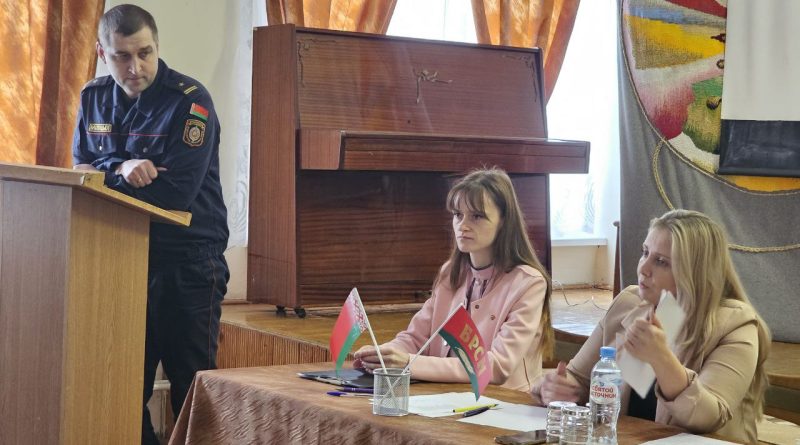 Семинар для членов молодёжных  дружин прошел в Кировске