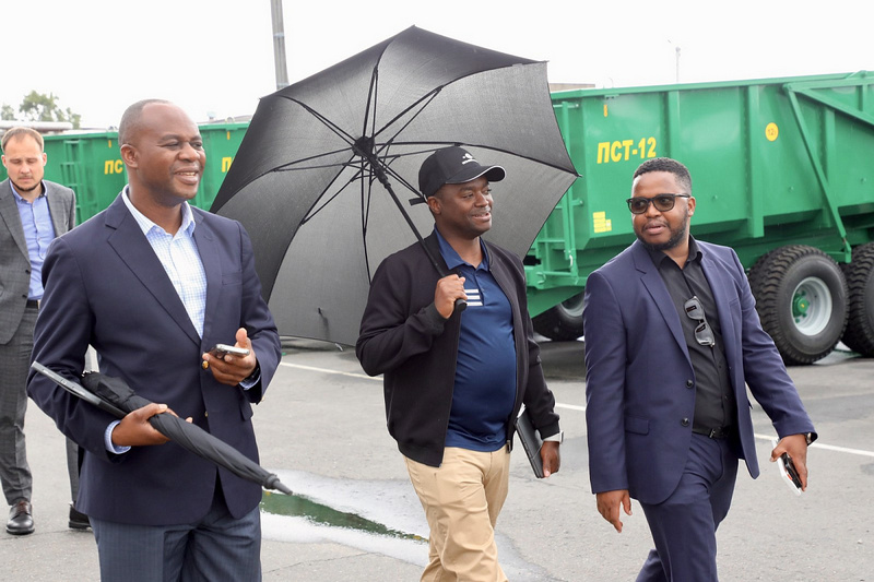 Делегация Республики Зимбабве с рабочим визитом посетила «Бобруйскагромаш»