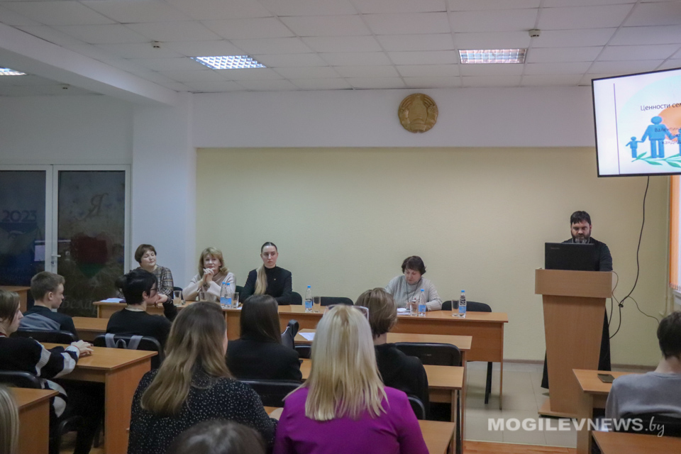 VI Молодежная конференция «Духовность. Молодежь. Инициатива» прошла в Могилевском государственном политехническом колледже. Фото