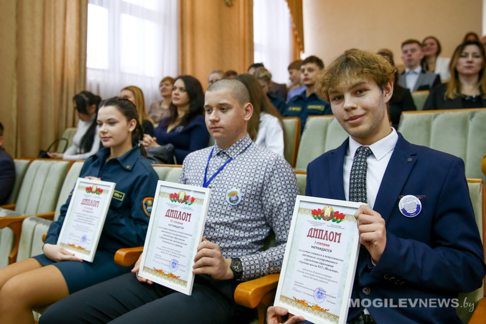Победителей конкурса «Лучшая экспозиция «Геноцид белорусского народа. Без срока давности» наградили в областной прокуратуре