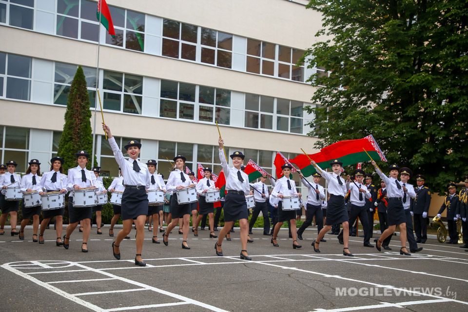 В Институте МВД прошел торжественный выпуск лейтенантов. Фото