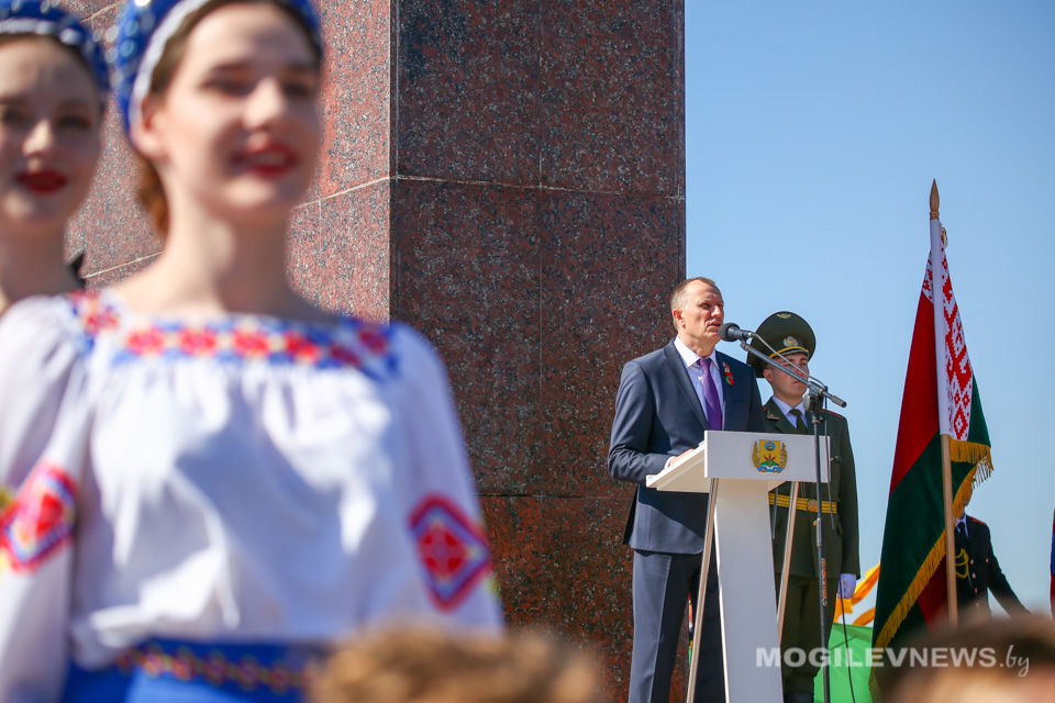 Анатолий Исаченко: белорусские герб, флаг и гимн олицетворяют независимость и силу нашего Отечества