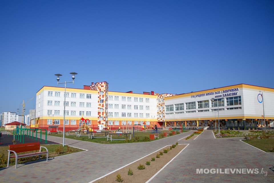Депутатский корпус ознакомился с работой учреждений образования и предприятий Бобруйска. Фото