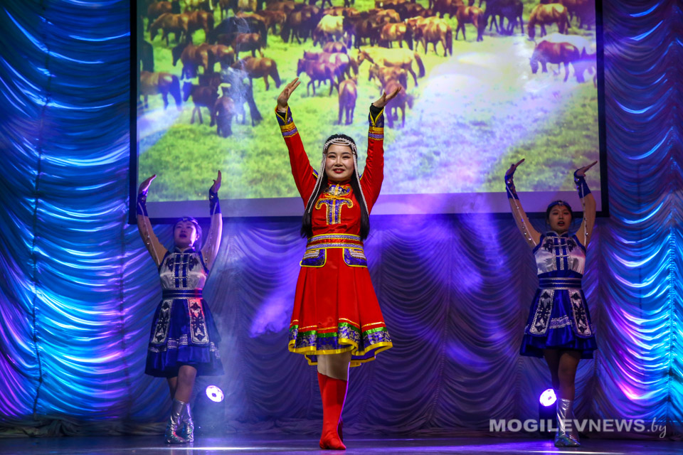 Творческий конкурс собрал в Могилеве более 50 иностранных студентов со всей страны. Фото