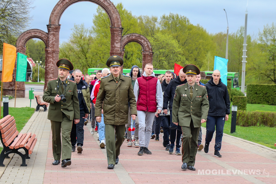 Торжественная отправка призывников прошла на «Буйничском поле». Фото