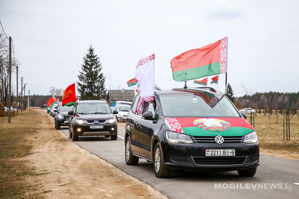 Патриотический автопробег положил начало мероприятиям, приуроченным Дню памяти жертв Хатынской трагедии. Фото