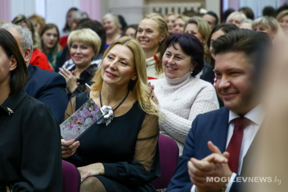 12 учеников в городских школах и 4 – в сельских приходилось в среднем на одного учителя в Могилевской области