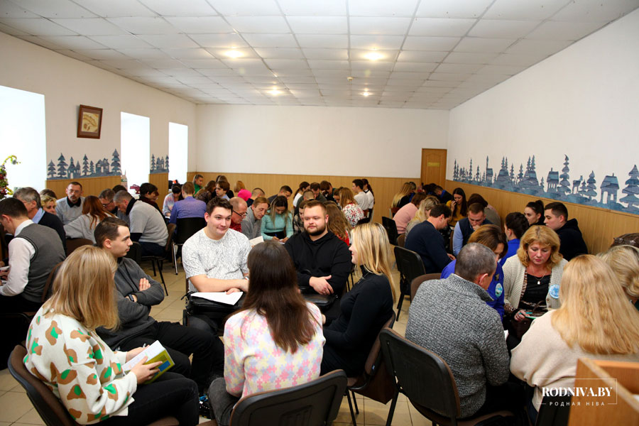 В Климовичах проходит открытый турнир по игре «Что? Где? Когда?»