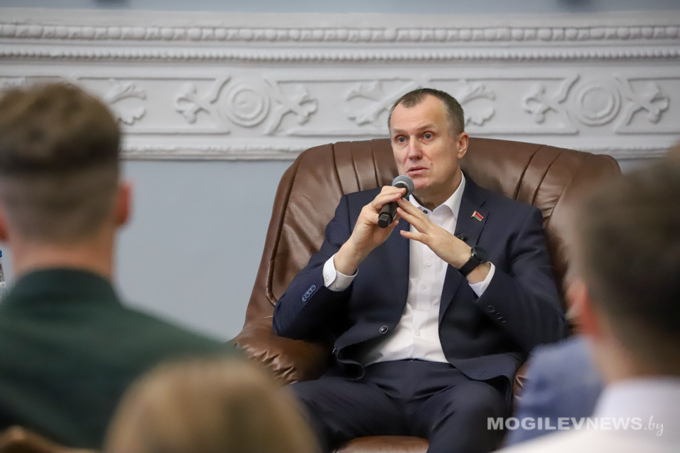 Анатолий Исаченко: молодежь - это основа нашего государства. Фото