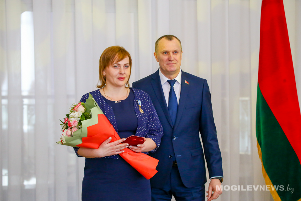Представительниц Приднепровского края чествовали в преддверии 8 Марта
