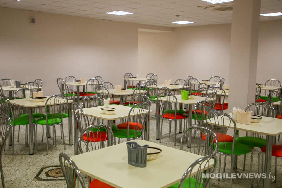 Организация качественного и безопасного питания в учреждениях образования на контроле областной санэпидслужбы.