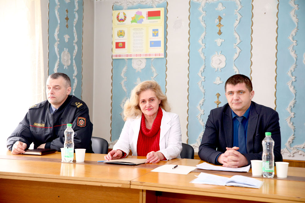 Председатель Климовичского райисполкома Дмитрий Хайновский  встретился с медицинскими работниками региона