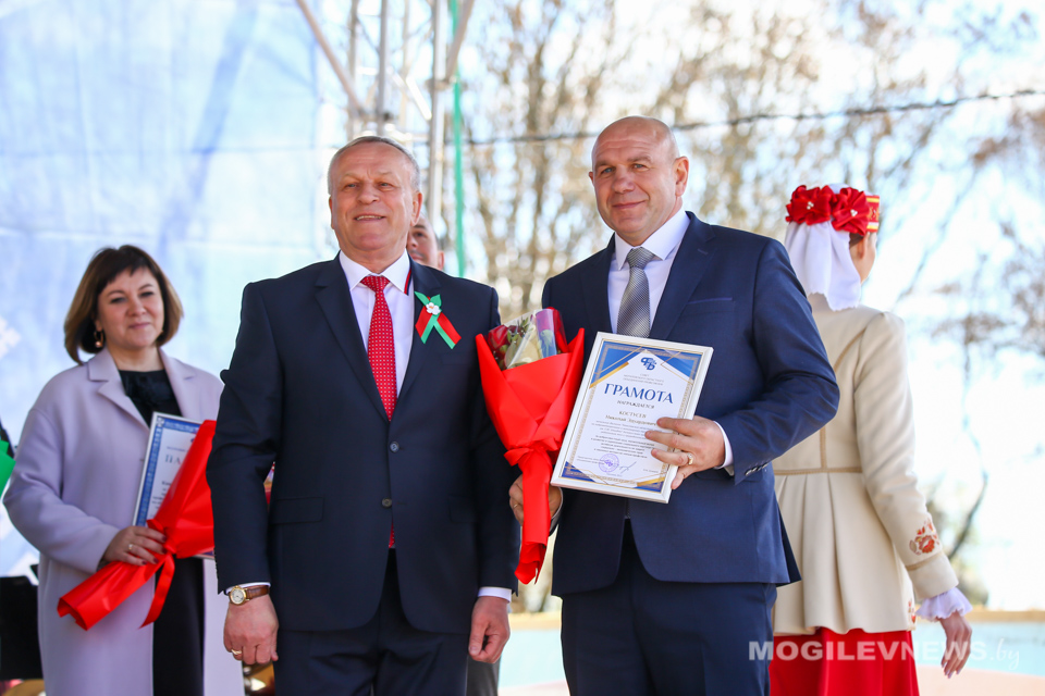 Май, труд, профсоюз: в Могилеве чествовали представителей профсоюзного движения. Фото