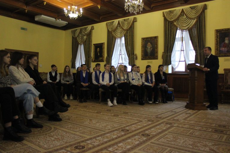 Первокурсники могилевских вузов получили профсоюзные билеты