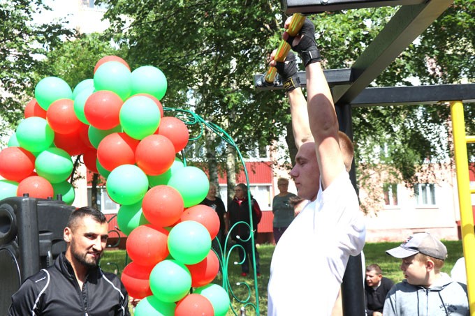 В Мстиславле торжественно открыли спортивную площадку. Фото