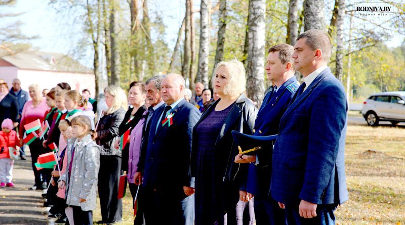 Обновленный памятник воинам-землякам открыли в Климовичском районе