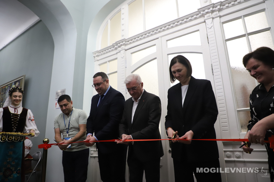 Выставкой "Могилевщина индустриальная" завершился XXVII Международный пленэр по живописи. Фото