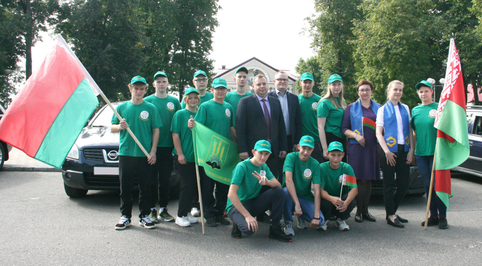 С патриотического автопробега в Горках стартовала Неделя народного единства