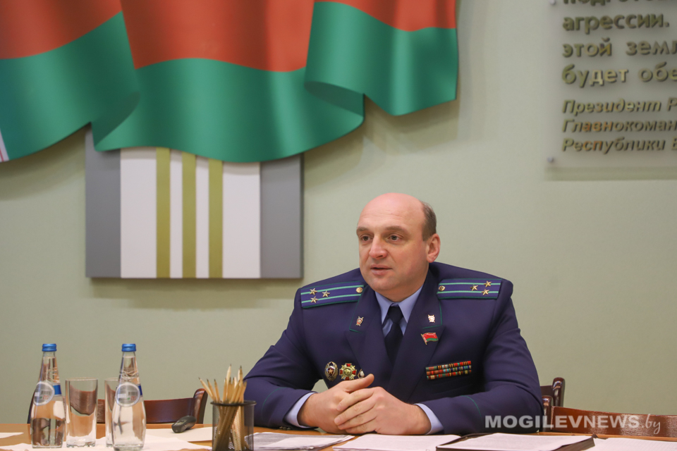 О ходе расследования уголовного дела о геноциде белорусского народа рассказали военнослужащим. Фото
