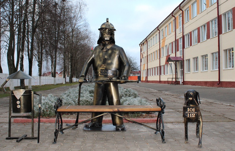 Арт-объект МЧС «Под защитой спасателей» появился на Мстиславщине