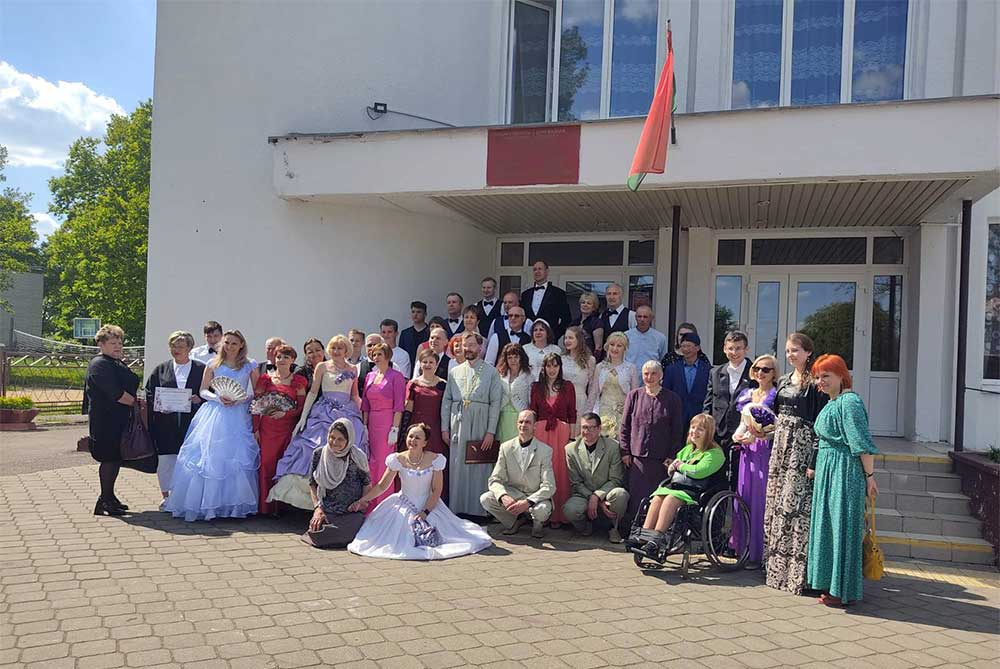 В Бобруйском районе прошел бал в честь Царственных Страстотерпцев