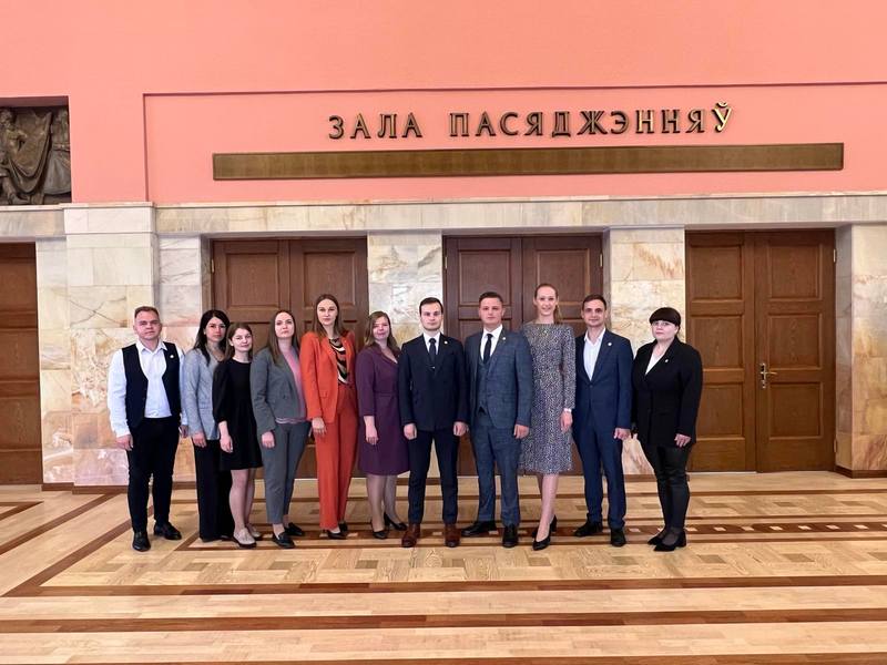 Председатель Молодежного парламента при Бобруйском райсовете депутатов приняла участие в совместном заседании палат Национального собрания