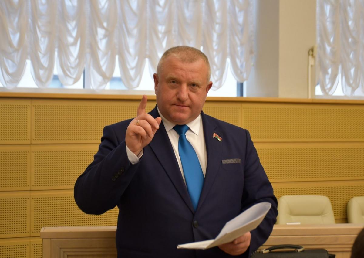 Сенатор Олег Дьяченко рассказал о новациях законопроекта по вопросам социального обслуживания и социальных выплат