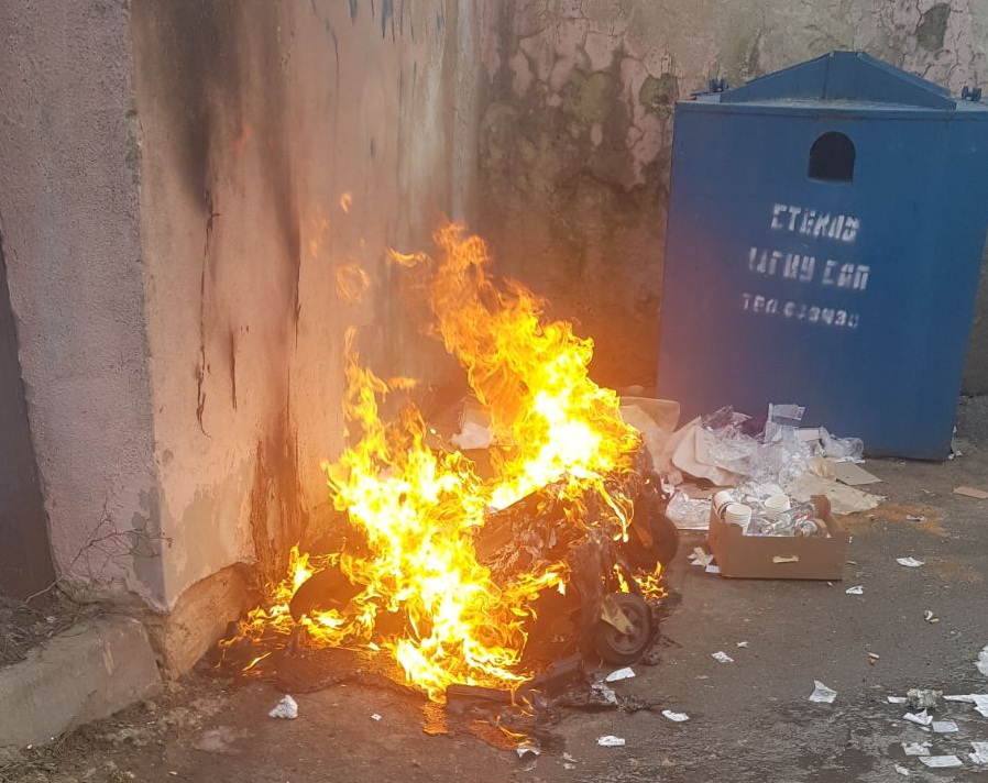 Контейнер для мусора сгорел на ул. Каштановой в Могилеве - виновные устанавливаются