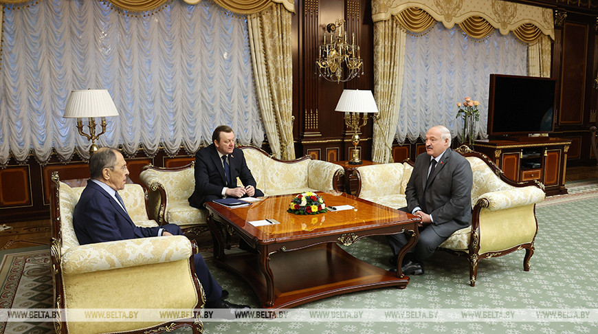 Лавров: Запад пытается политизировать дискуссии, которые должны идти на основе международного гуманитарного права