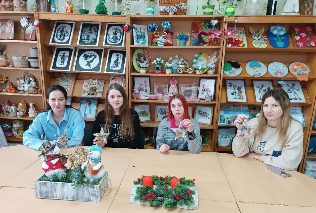 Мотивационный мастер-класс по изготовлению новогодних сувениров организовали в Черикове
