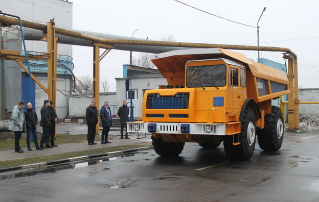 На Могилевском автозаводе прошли переговоры по поставкам техники российским цементникам